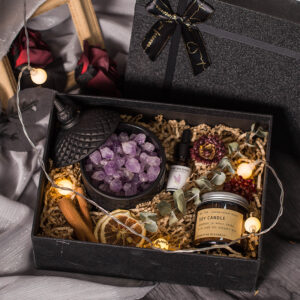 A Gift Guide That Warms the Heart & Cares for the Earth